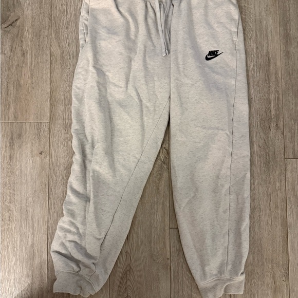 Nike Sweatpants - Picture 1 of 3